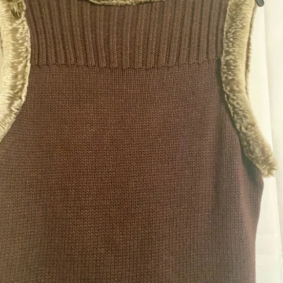 Women’s New Directions Brown Sweater Vest with Faux Fur Trim Size L - Picture 4 of 8